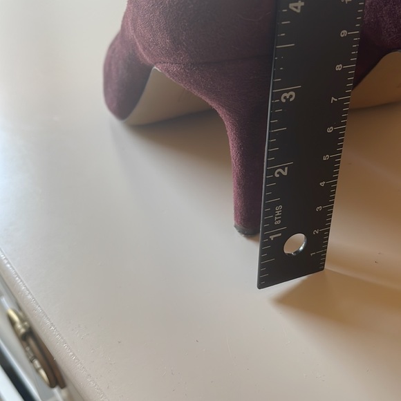 Vince Camuto Maroon Suede Heels Size 9 - Picture 5 of 10